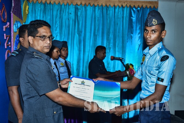 CERTIFICATE AWARDING CEREMONY OF CATERING ASSISTANTS’ AND GROUND STEWARDS’ BASIC COURSES